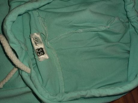 Krásne mentolove šaty s kapucňou 134/140, 134