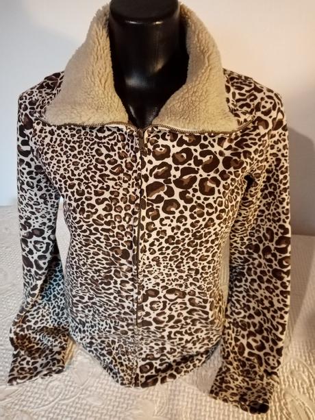 Mikina s kozusinovym golierom, bershka,s