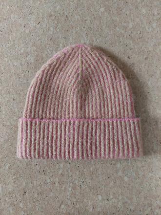 Nové čiapky, šály, šatky, šiltovky, opasky,