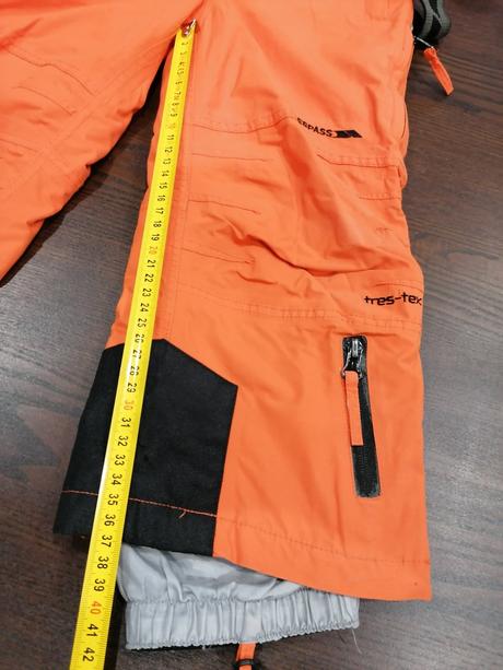 Oranžové oteplovacky, 92