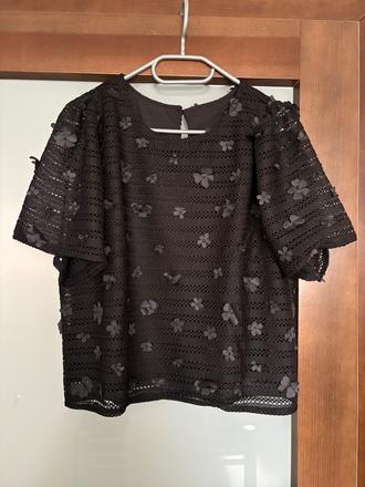 Elegantná blúzka s kvetinkami - m, m