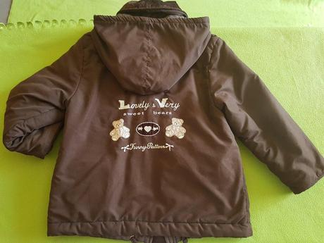 Bunda so zamatovými doplnkami, 128