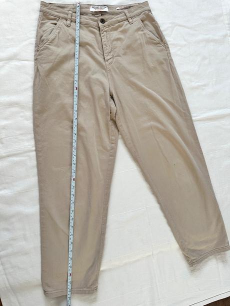 Nohavice chino, l