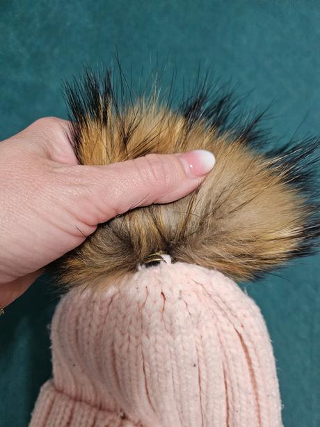 Ciapka s pravou kozusinou, 104