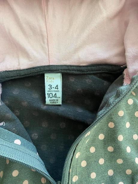 Bodkovaná bundička/pršiplášť, zara,104