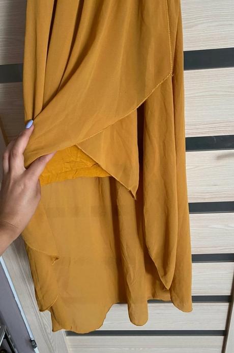 Horčicové šaty, m