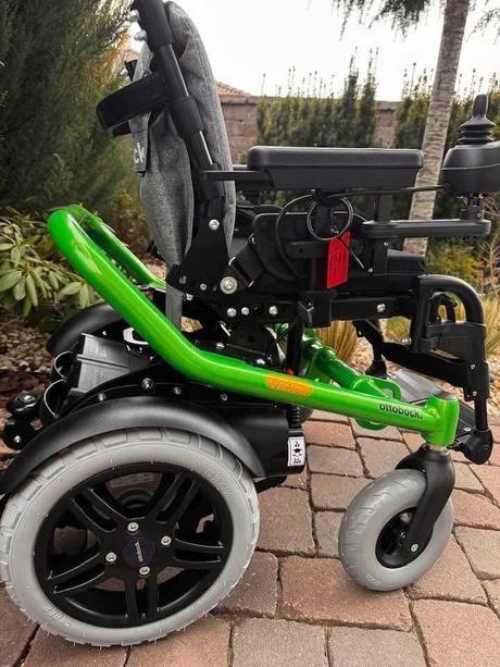 Detský elektrickÿ vozík skippy nepoužitý, 