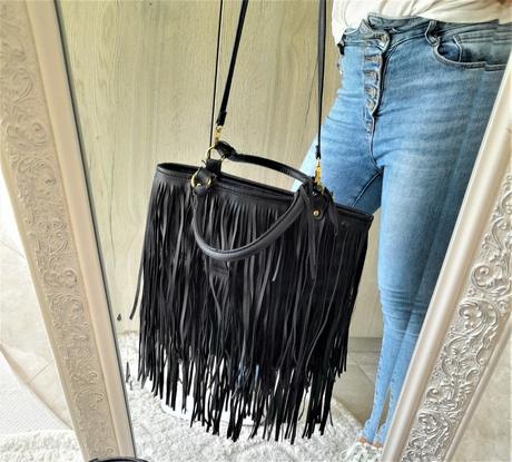 Kabelka so strapcami,