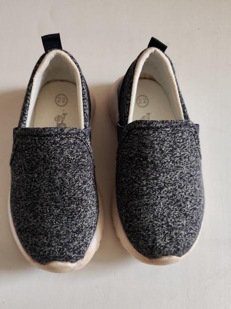 Nazuvacie tenisky, 22