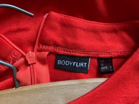 Červené šaty, bonprix,34