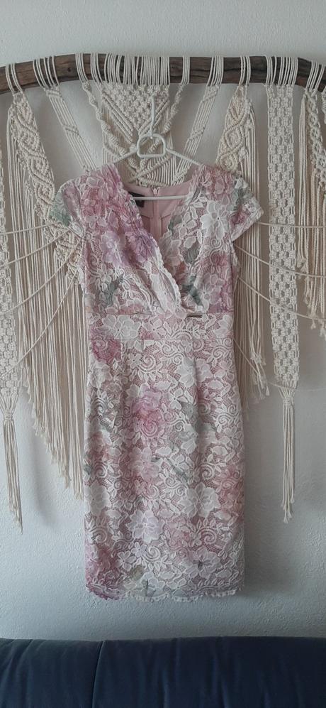 Krajkove elegantne saty, s