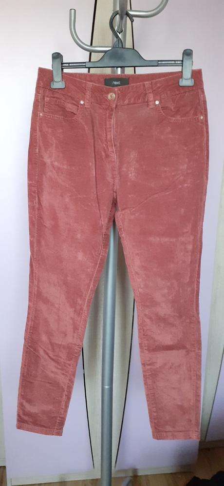 Semisove oblecene raz,, next,m