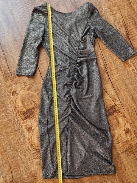 Trblietavé šaty, s