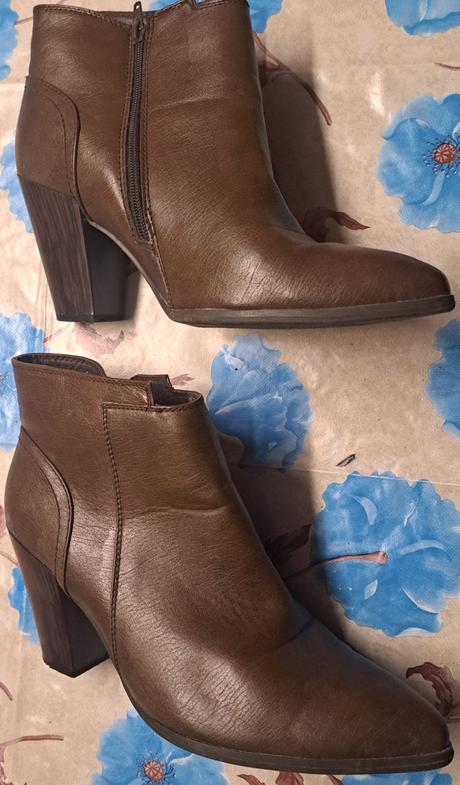 Dámske kožené čižmičky na opätku, 41