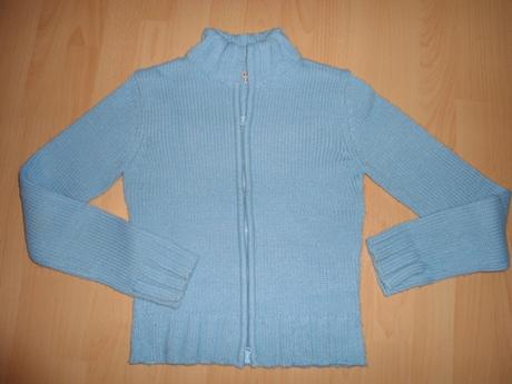 Bledomodry sveter, 164