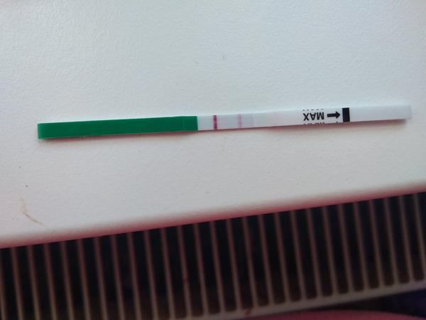 Som tehotná a pichá ma v podbrušku