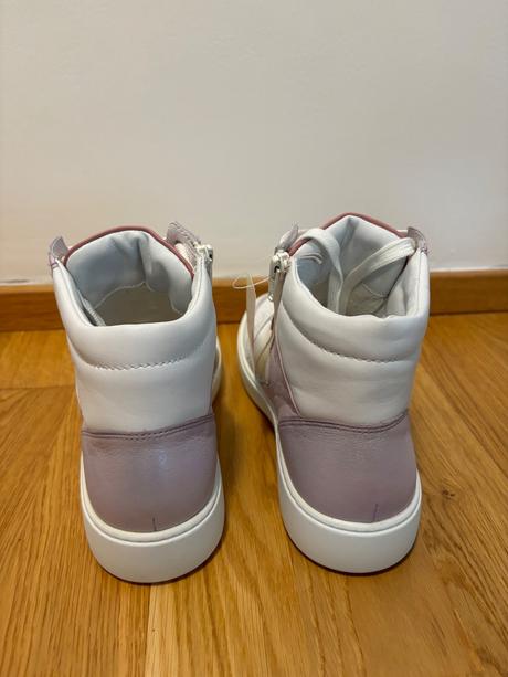 Nové hogl dámske kožené tenisky, 40