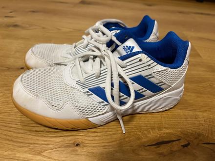 Tenisky na telesnú, adidas,36