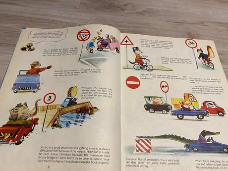 Stará retro obrázková kniha watch your step 1976,