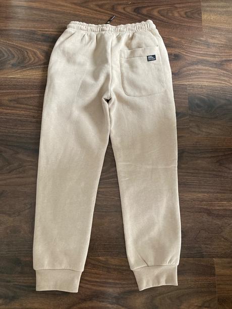 Teplaky, reserved,146