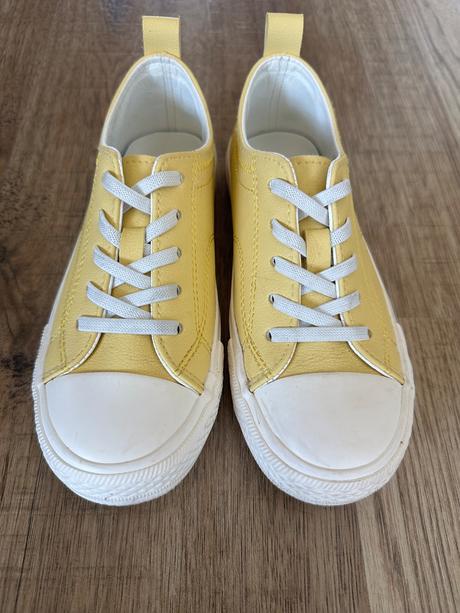 Tenisky elastické šnúrky, baťa,32