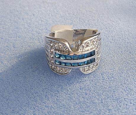 Zdobený dámsky prsteň, 