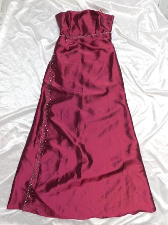 Velmi pekne saty na slavnost, 36