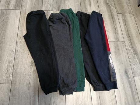 5x tepláky -122, 122