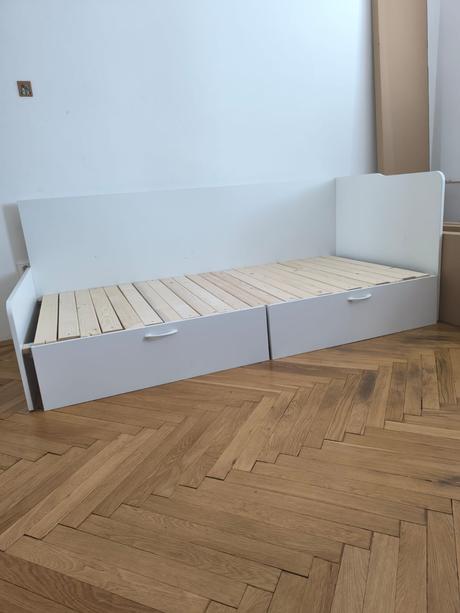 Drevená posteľ, šírka (cm): 95,dĺžka (cm): 200