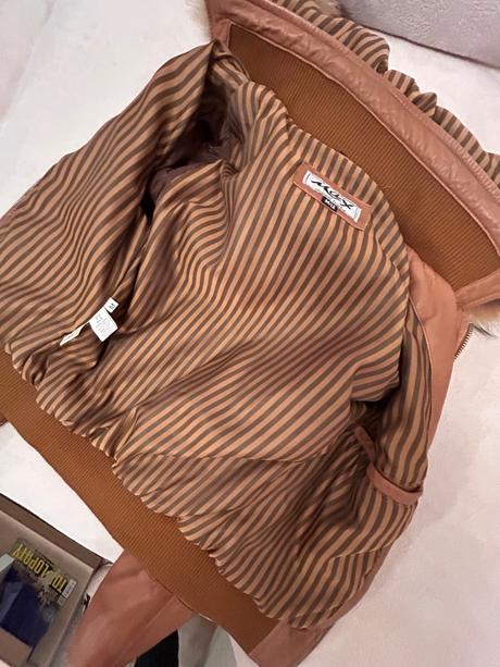 Dámsky koženný kabát s pravou kožušinou, m