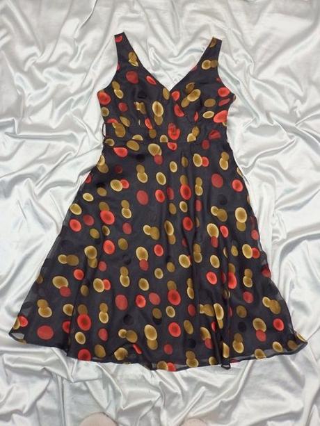 Kvalitné elegantné šaty, 40