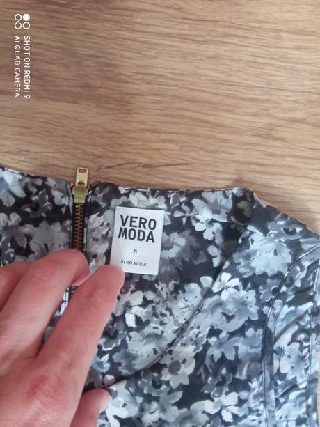 Ľahučký nekrčivý top, vero moda,m