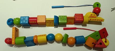 Navliekacie korale hape, 