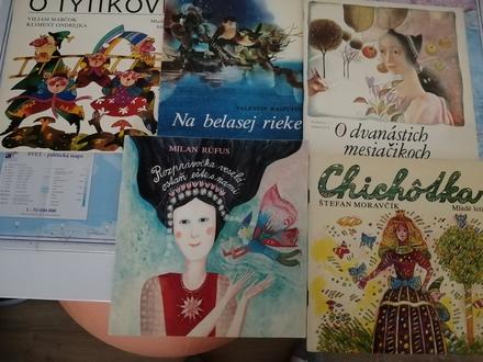 Kniha o dvanástich mesiačikoch cena za 5 kníh,
