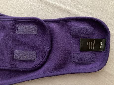 Fialový nákrčník, tchibo