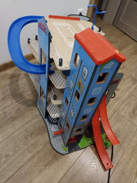 Garáž s autodráhou, 