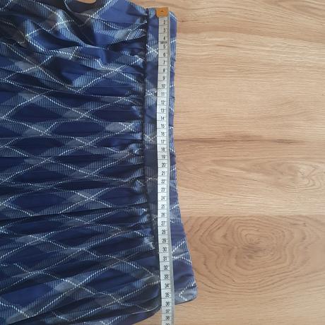 Károvaná sukňa, l