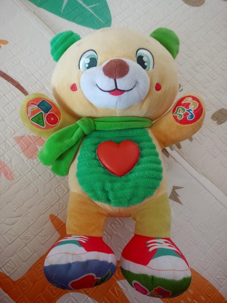 Interaktívny medvedík zn. clementoni so zvukmi, 