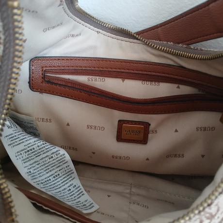 Kabelka cez plece guess, guess