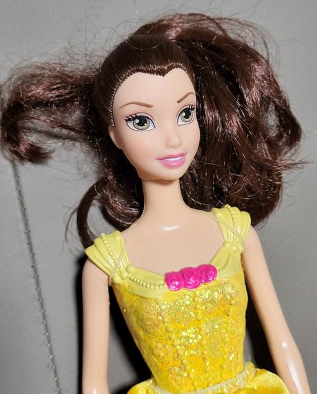 Bábika disney princezná bella - kráska a zviera,