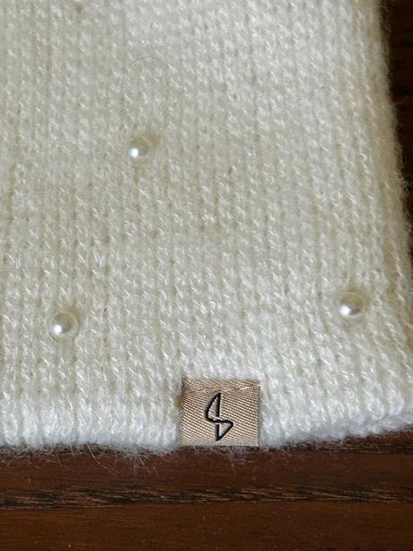 Dámska čiapka s perličkami rakúskej zn.purset, 