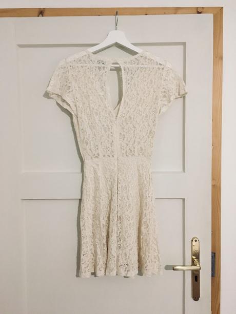 Kremove cipkove siatky, bershka,s