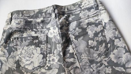 Jeansove, kvetinkove nohavice, takko,38