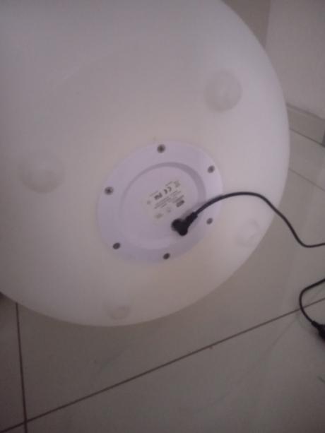 Svietiaci kvetináč, 