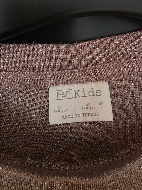 Trblietavý svetrík, 128