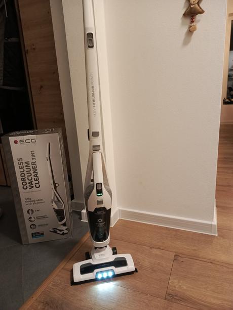 Tyčový vysávač ecg vt 4420, 