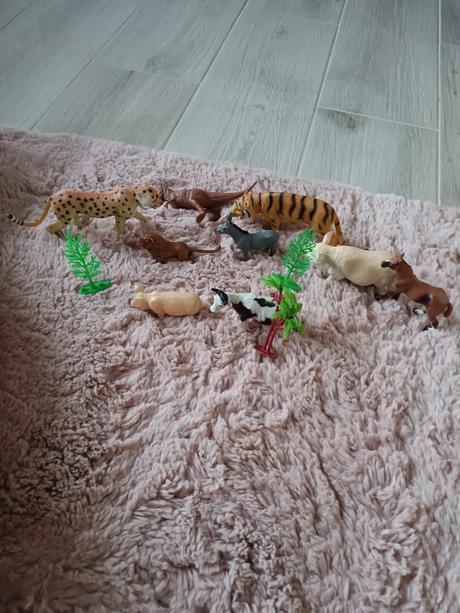 Postavičky vojakov a zvieratka, 