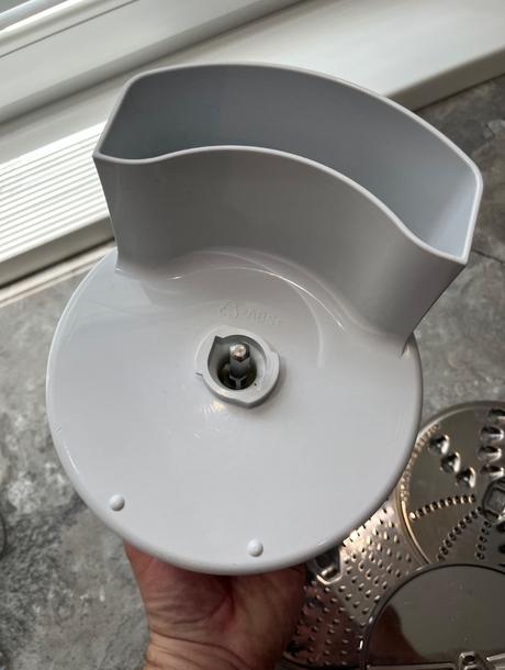 Bosch mum 4 strúhač plus tri kotúče biely, bosch