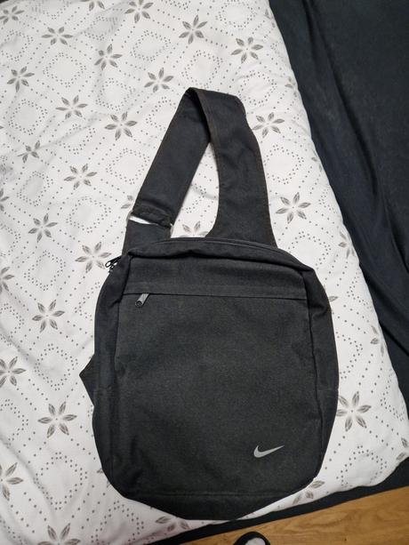 Mensi ruksacik, nike