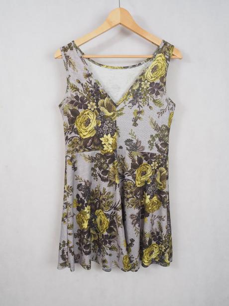 Kvalitné letné šat miso, 42